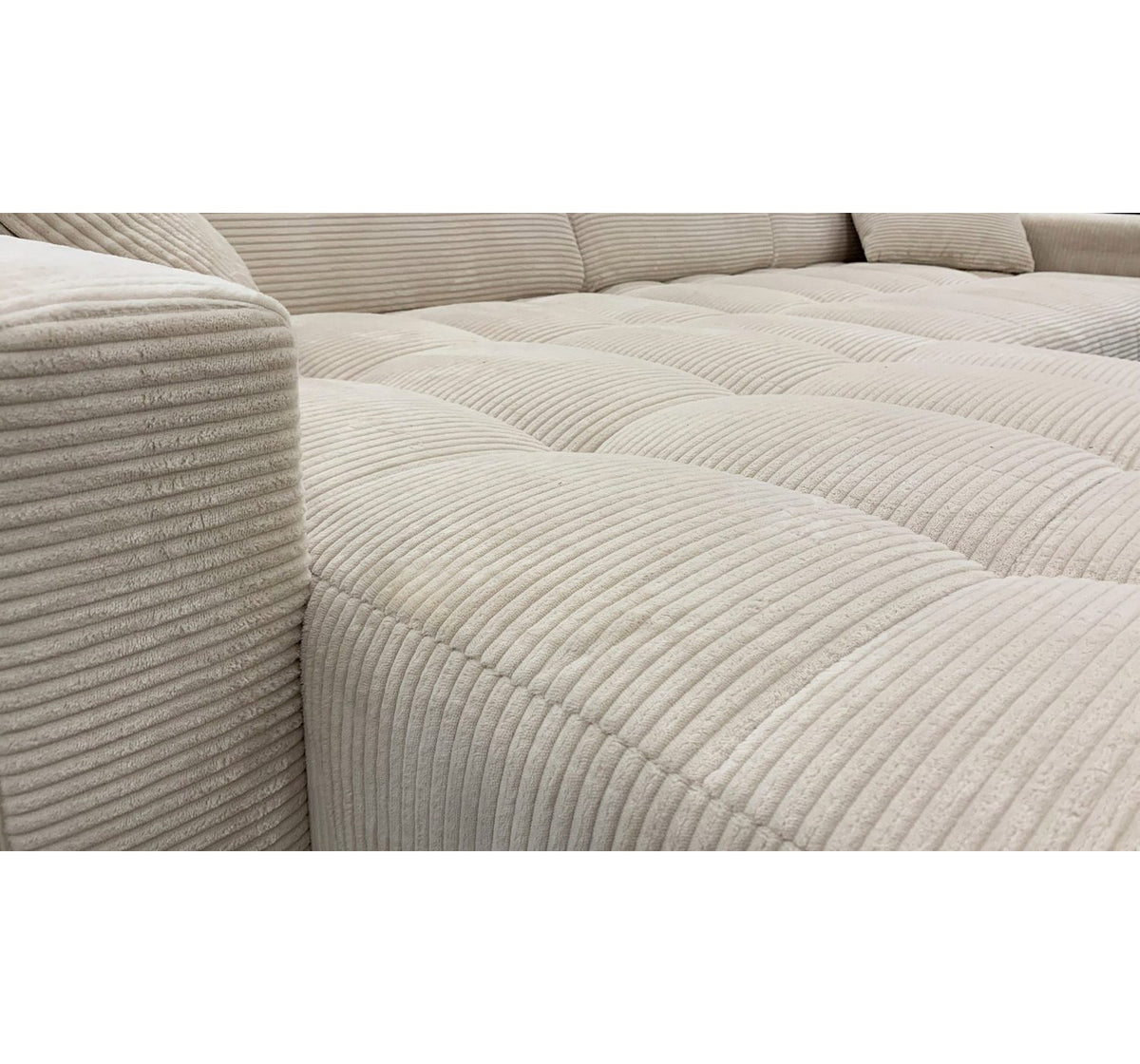 Beiges Cord Ecksofa SIMPLE im Wohnzimmer