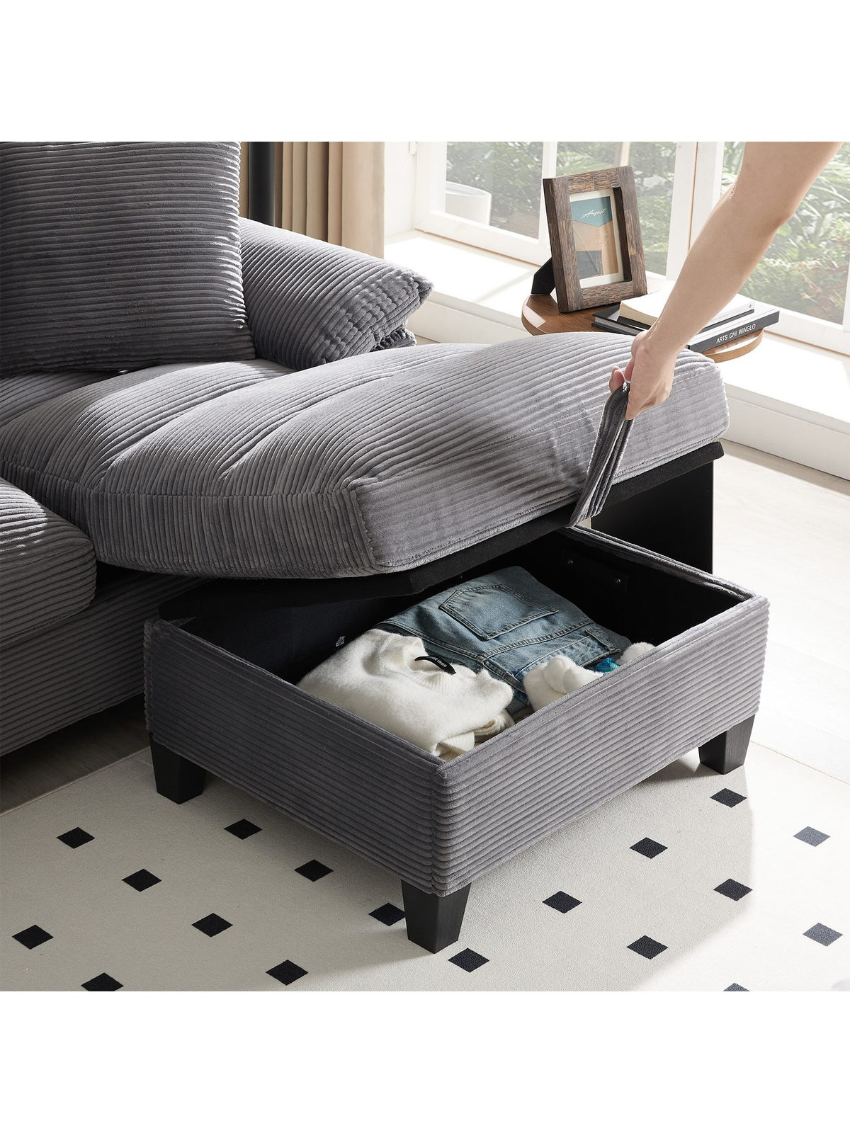 Cord Big Sofa in U-Form im Wohnzimmer