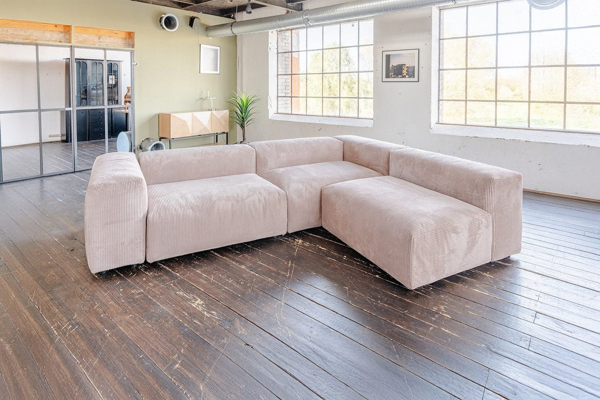 Detailansicht des Cordbezugs am Sofa MIA
