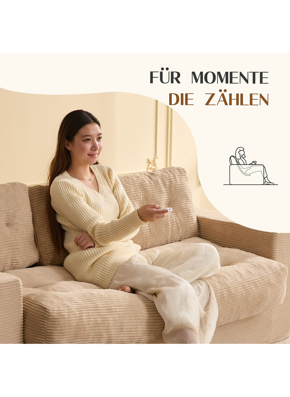 Bodensofa aus Kordstoff im Wohnzimmer aufgestellt