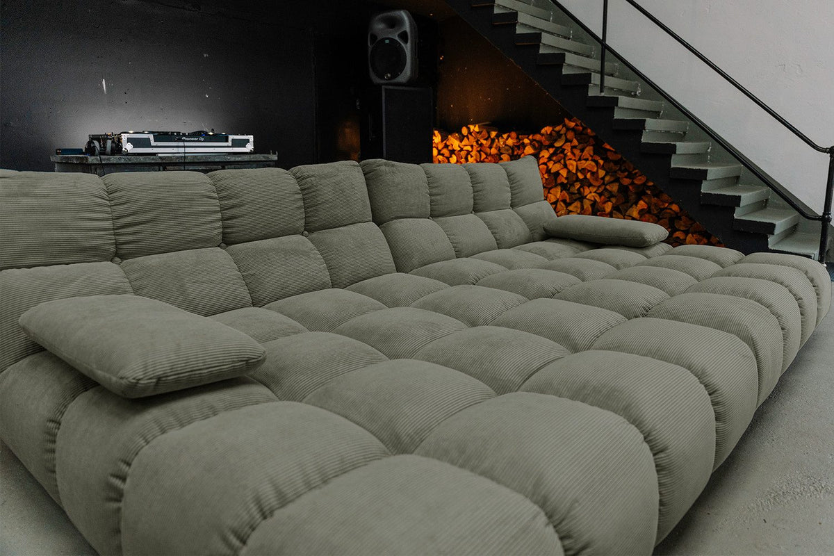 Rückansicht des Big Sofas VIVIEN in Olivgrün