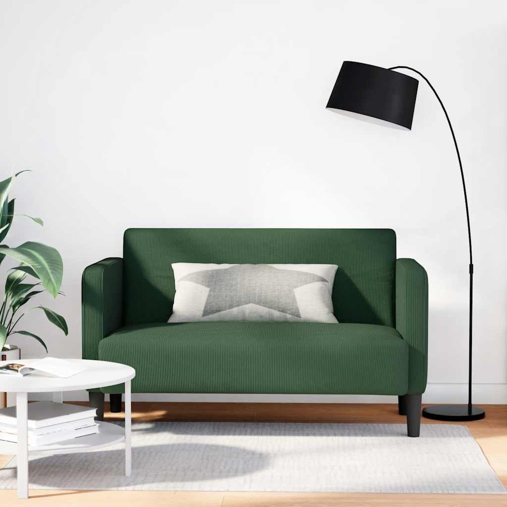 Dunkelgrünes Cord Sofa von vorne mit zwei Sitzkissen