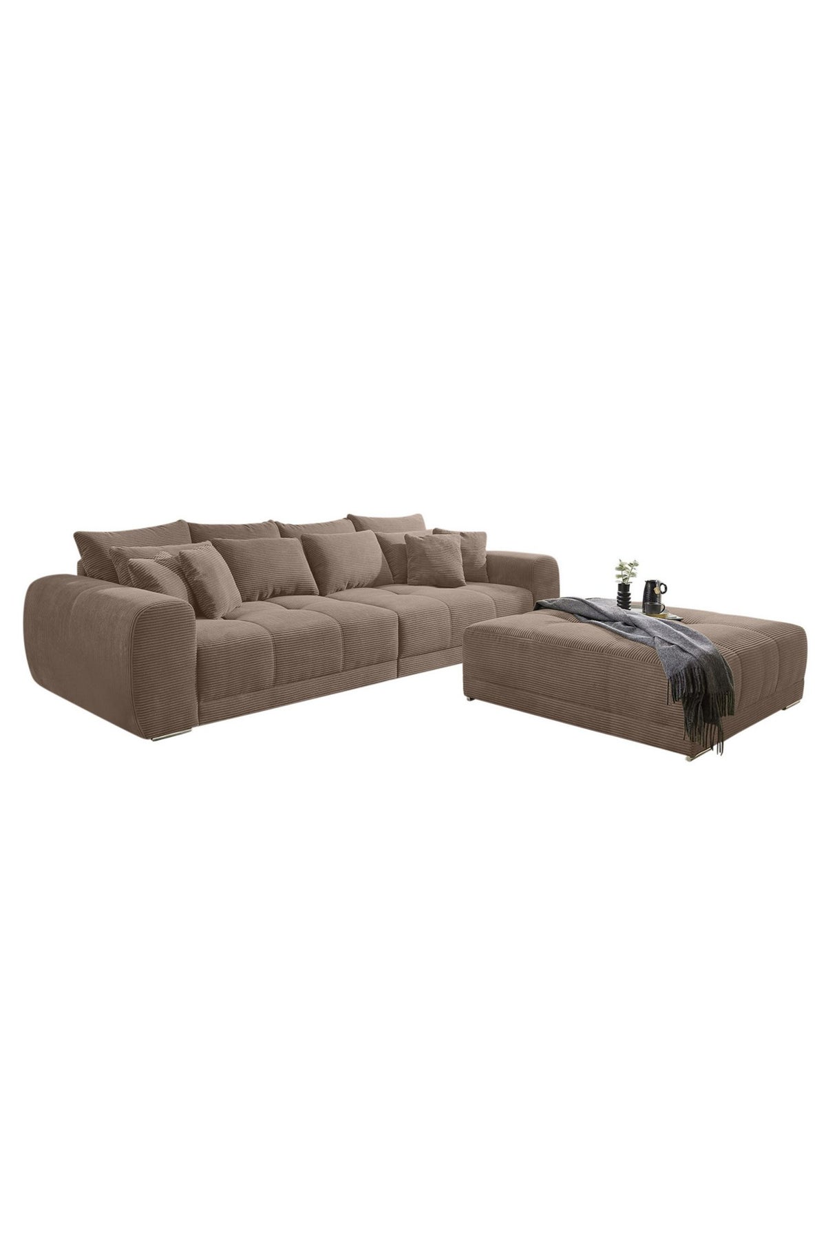 Big Sofa mit großer Liegefläche und vielen Kissen