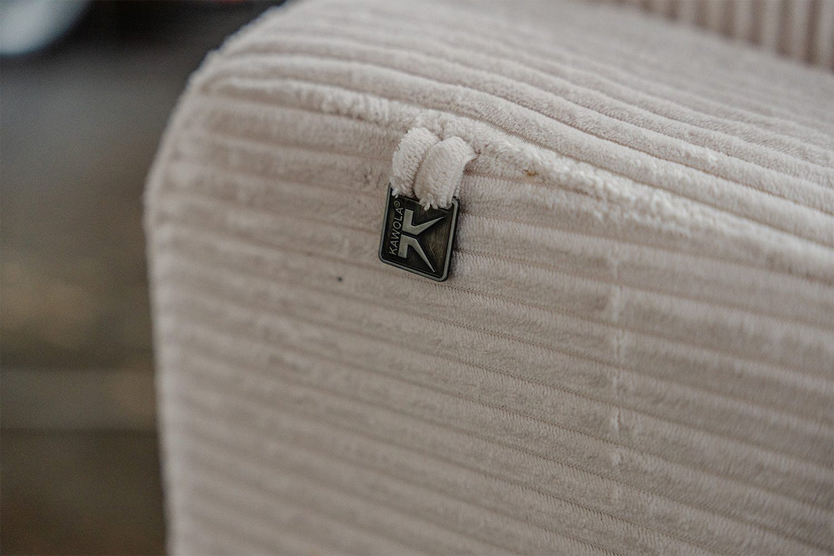 Verstellbare Kopfstuetze des Cord Sofas KIANA