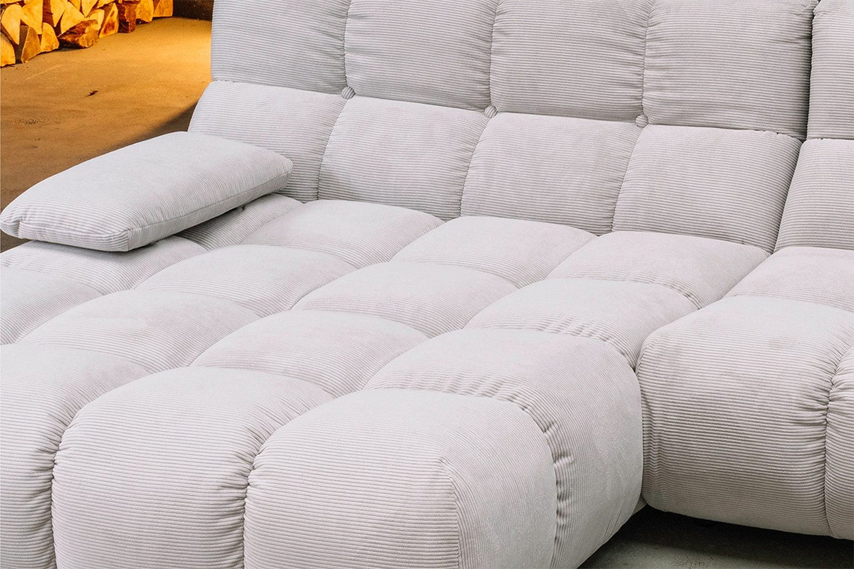 Ecksofa VIVIEN mit schwarzen Gleitern und Massivholzgestell