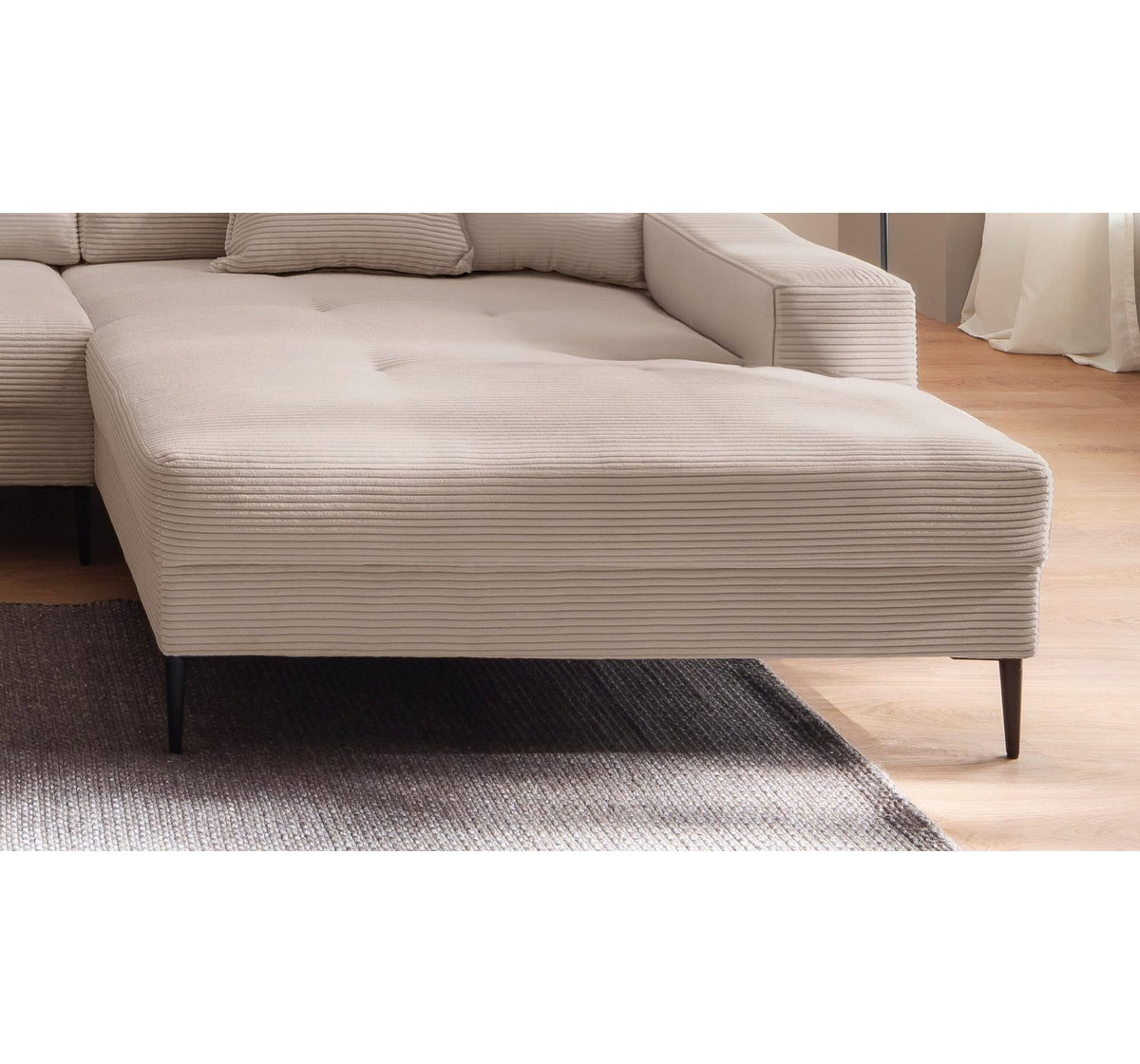 Beiges Cordsofa SUMMER mit Rücken- und Zierkissen