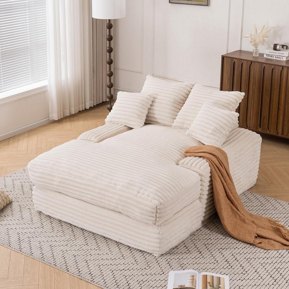 Cord Schlafsofa Sofabett in Beige mit vier Kissen