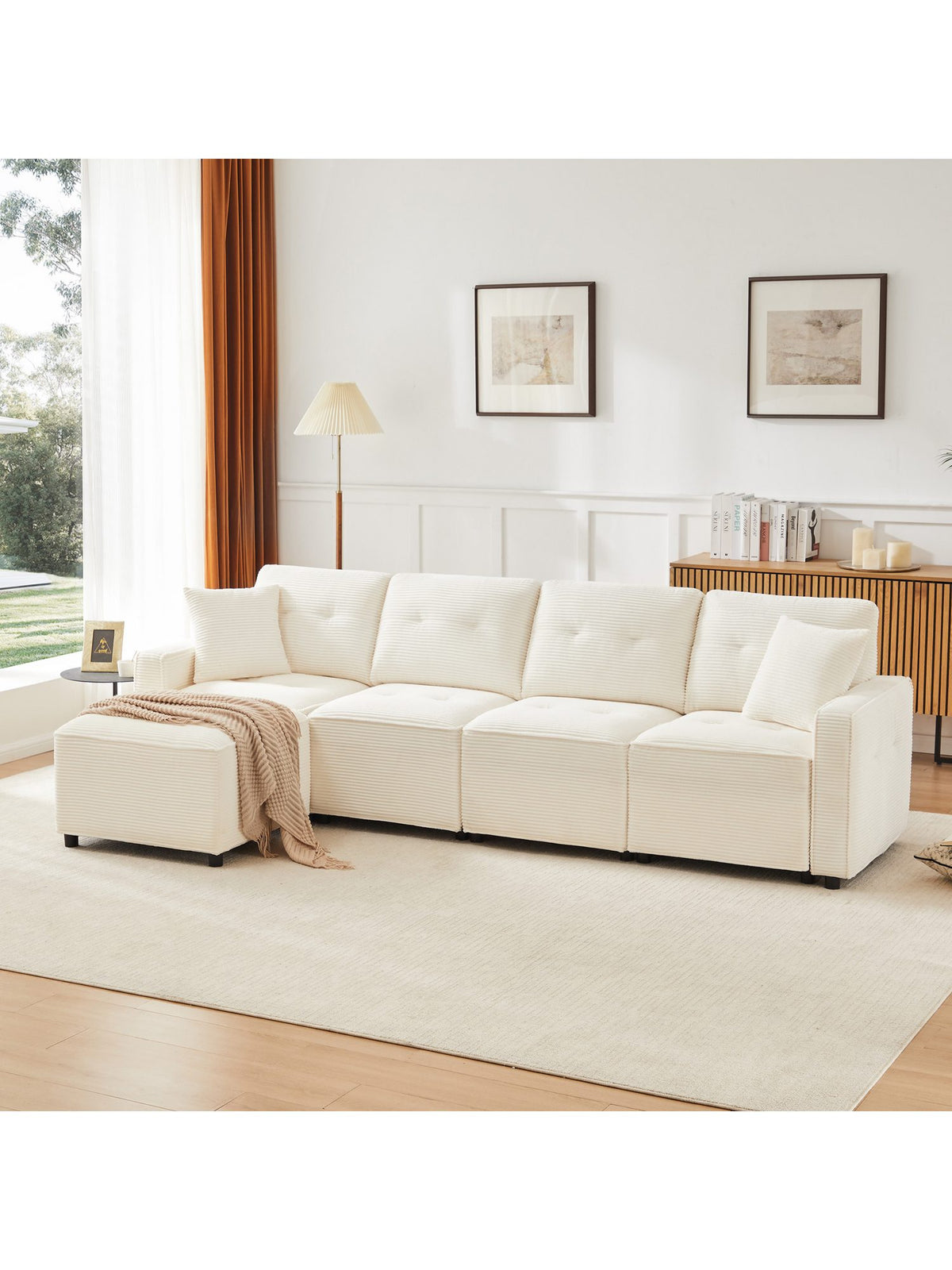 Cord Ecksofa in Beige mit geöffnetem Stauraum