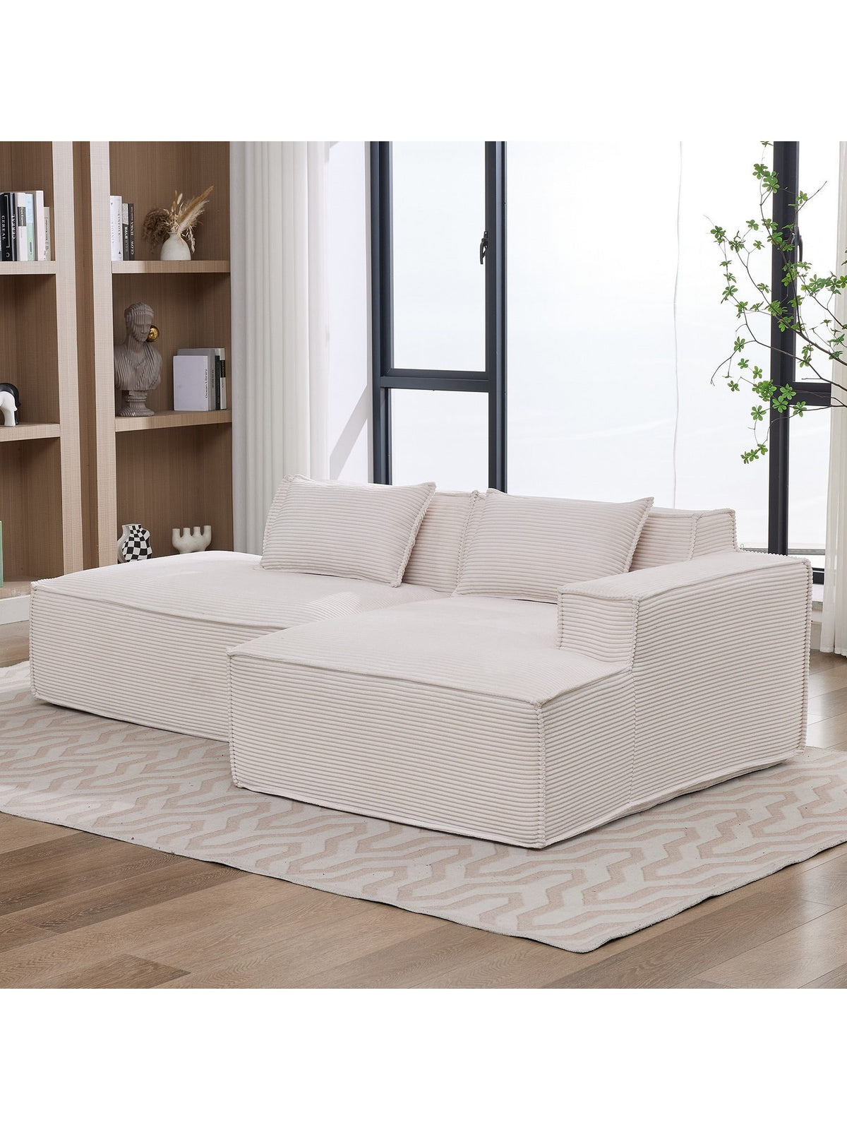 Zwei abnehmbare Zierkissen des Cord Ecksofas LVHOM