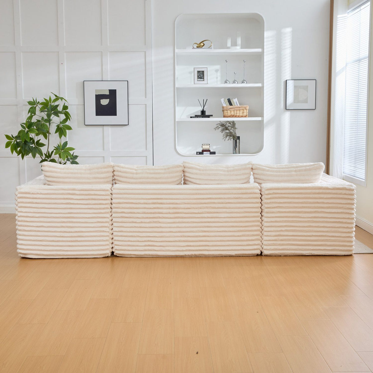 Cord Wohnlandschaft in U-Form mit Zierkissen im Wohnzimmer