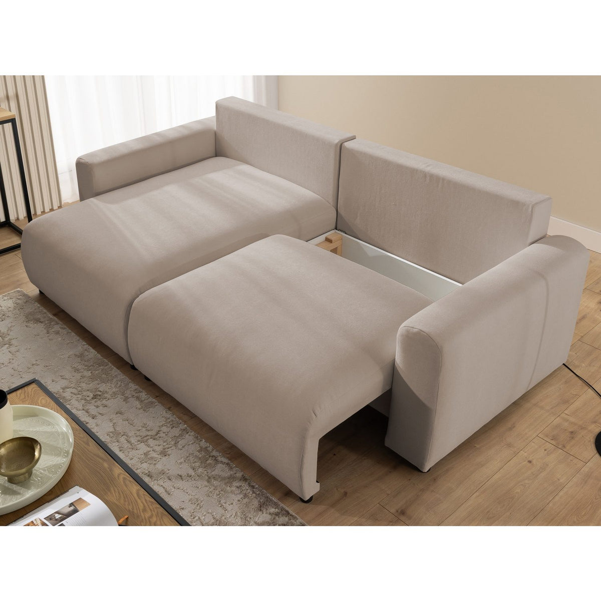 Geöffneter Bettkasten des Cord Ecksofas CALMA