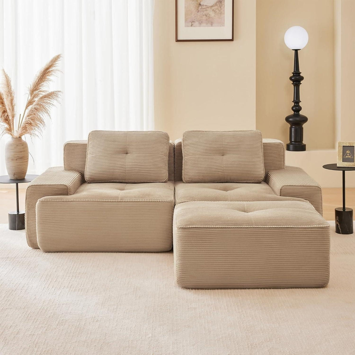 Cordstoff des Ecksofas in Beige in der Nahaufnahme