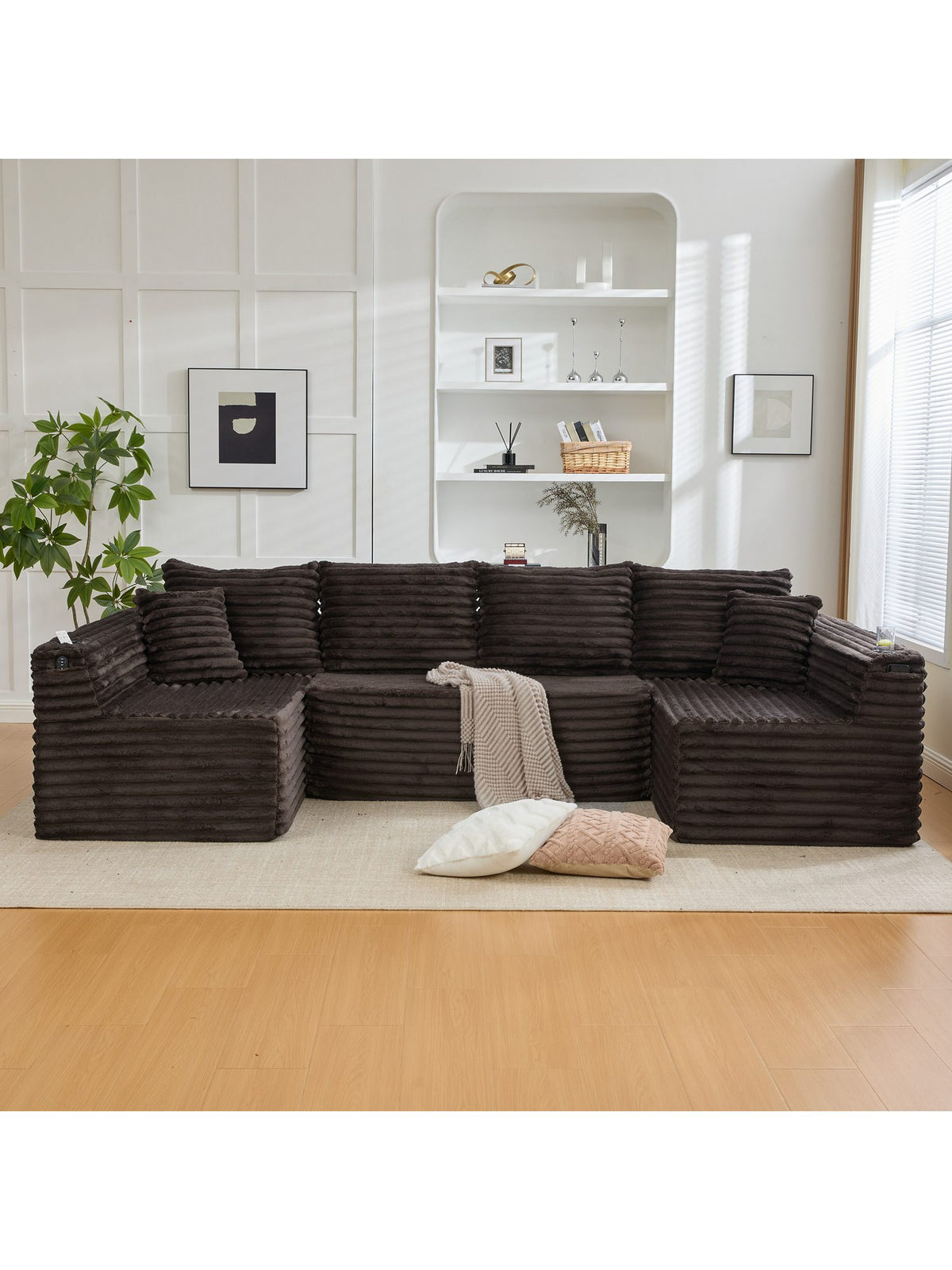 Braune Cord Wohnlandschaft in U-Form im Wohnzimmer