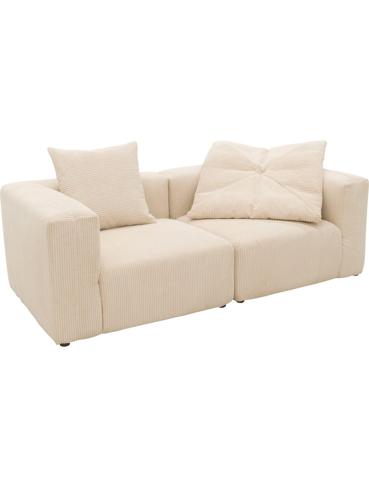 Cord Sofa GERRID im Wohnzimmer aufgestellt