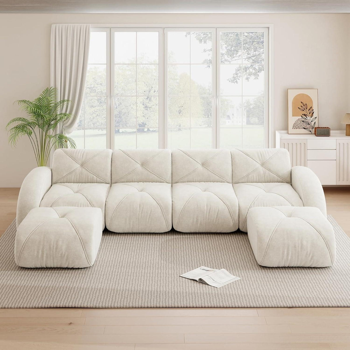 Modulares U-Sofa im hellen Wohnzimmer