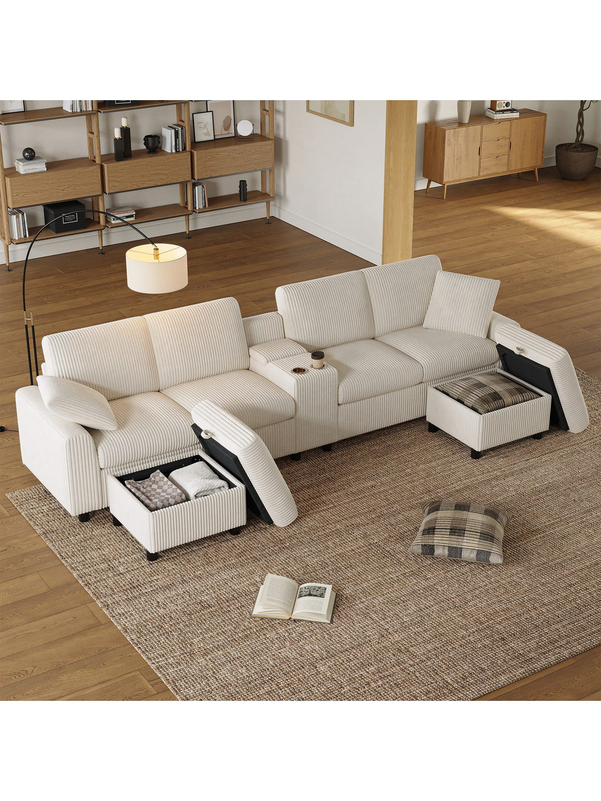 Fusshocker mit geoeffnetem Stauraum in Beige