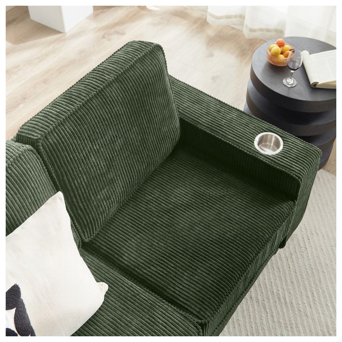 Cord Sofa in Grün seitliche Ansicht