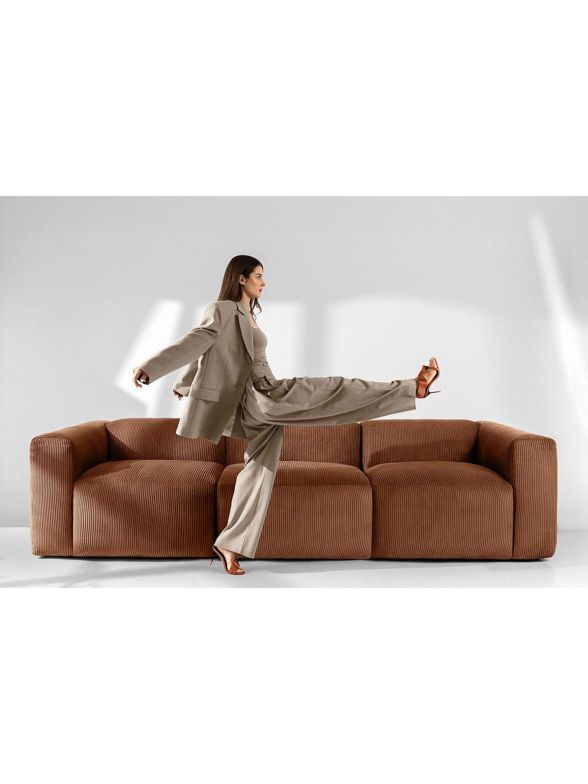 Cord Ecksofa BUFFO in Orange von vorne