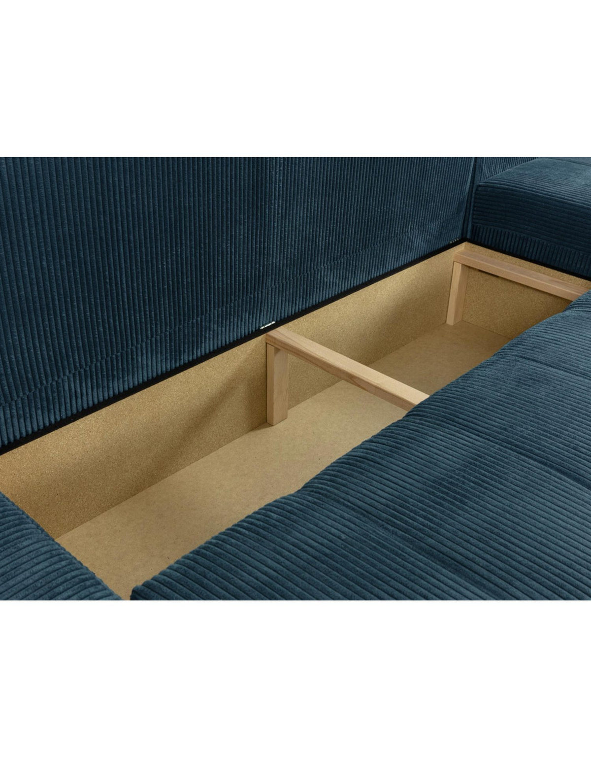Ausgezogene Liegefläche des Cord Ecksofas ORKAN MINI