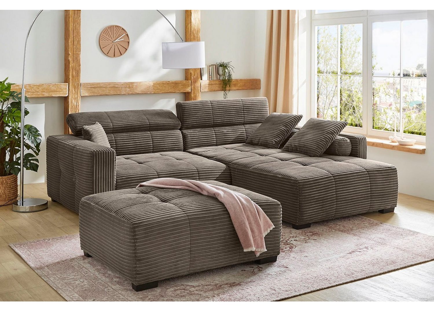 Verstellbares Kopfteil des Ecksofas SEVERINO