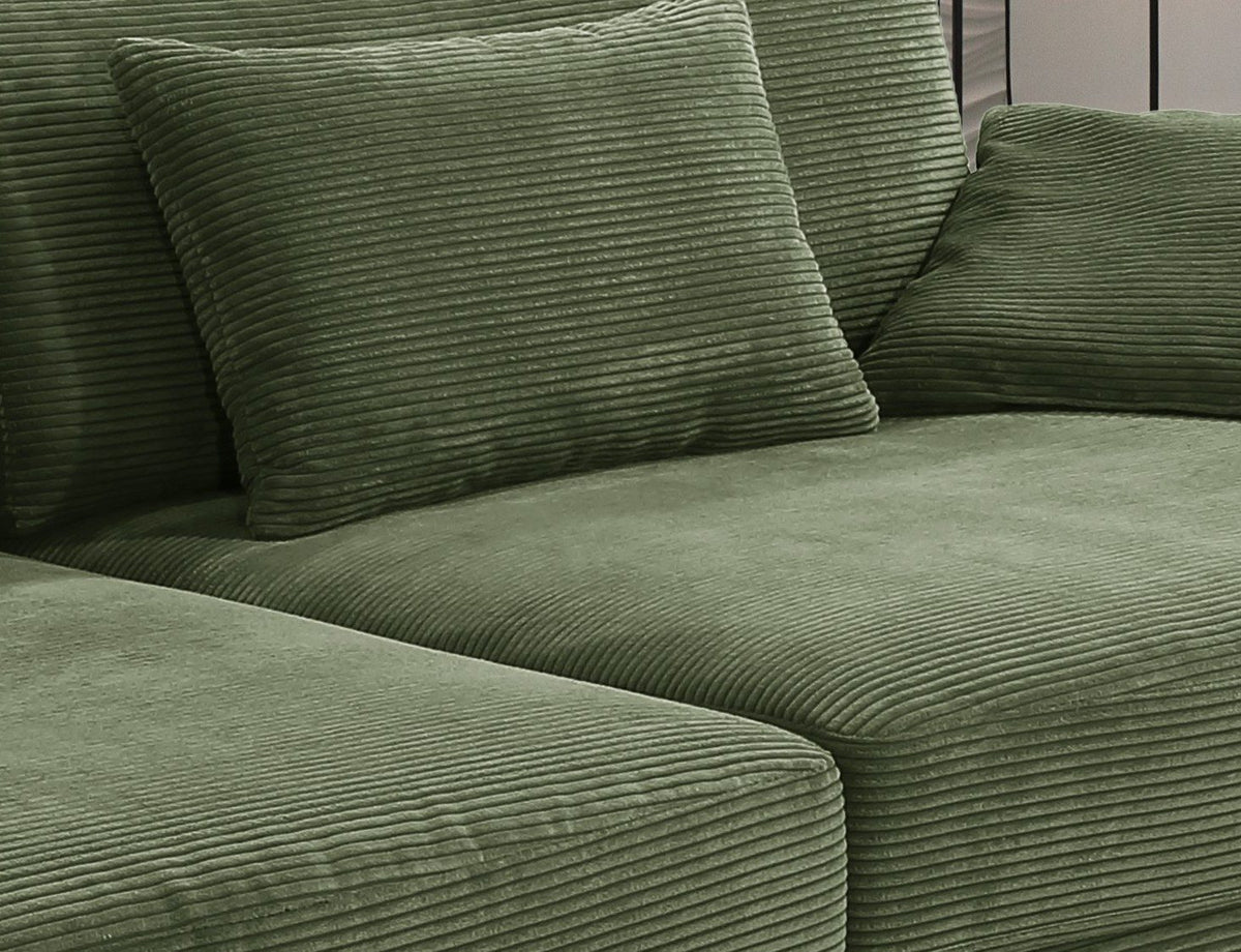Schwarze Kunststofffuesse des Big Sofas 15250 in Gruen