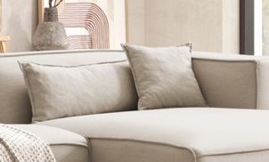 Cord Sofa PIARA inklusive zwei Rueckenkissen und einem Zierkissen